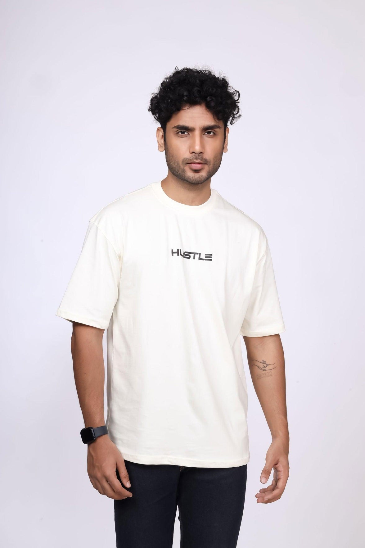 'Hustle' Off White Unisex Oversized Tee - House Of Hustlers