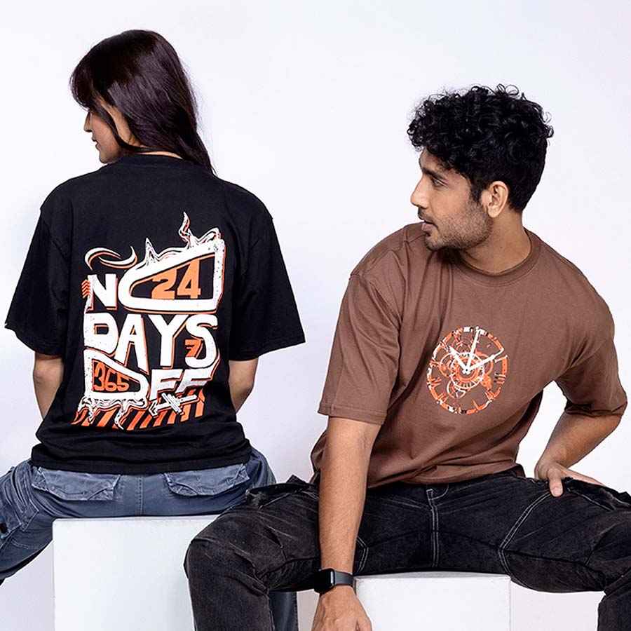 'No Days Off' Unisex Oversized Graphic Tee - House Of Hustlers